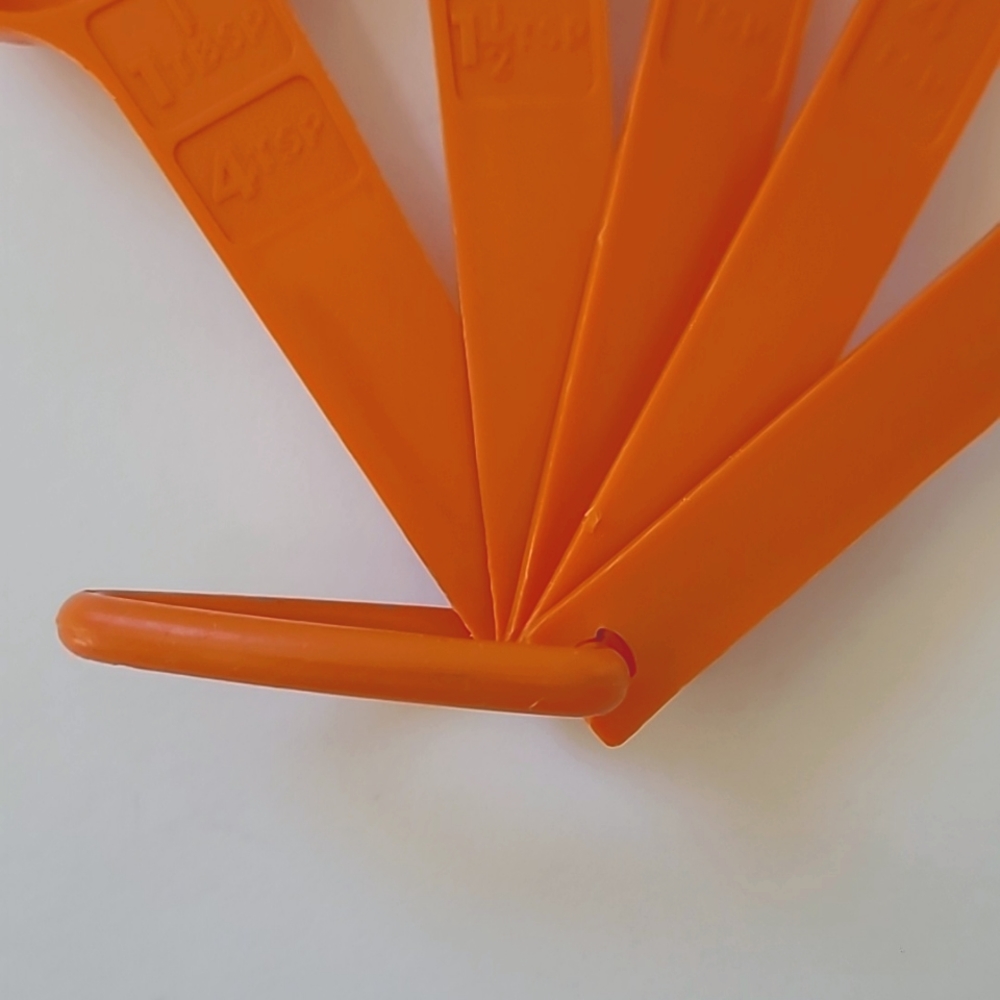 Vintage Tupperware measuring spoons - Picture 5 of 7
